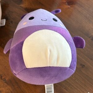 Axel squishmallow great condition 7.5”